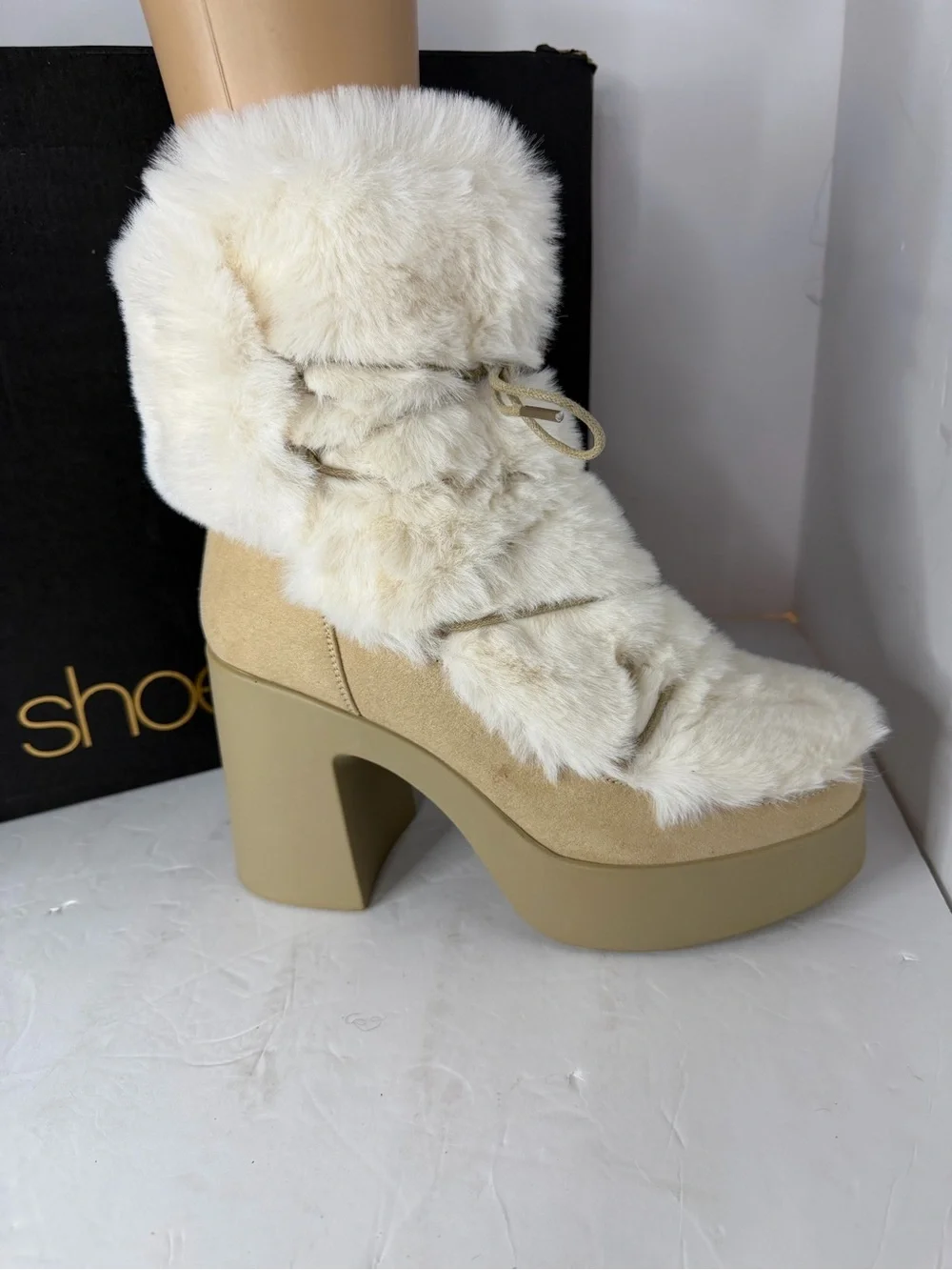 Platform Fur Boots Beige Chunky Heel Lace Up Faux Fur Size 8.5